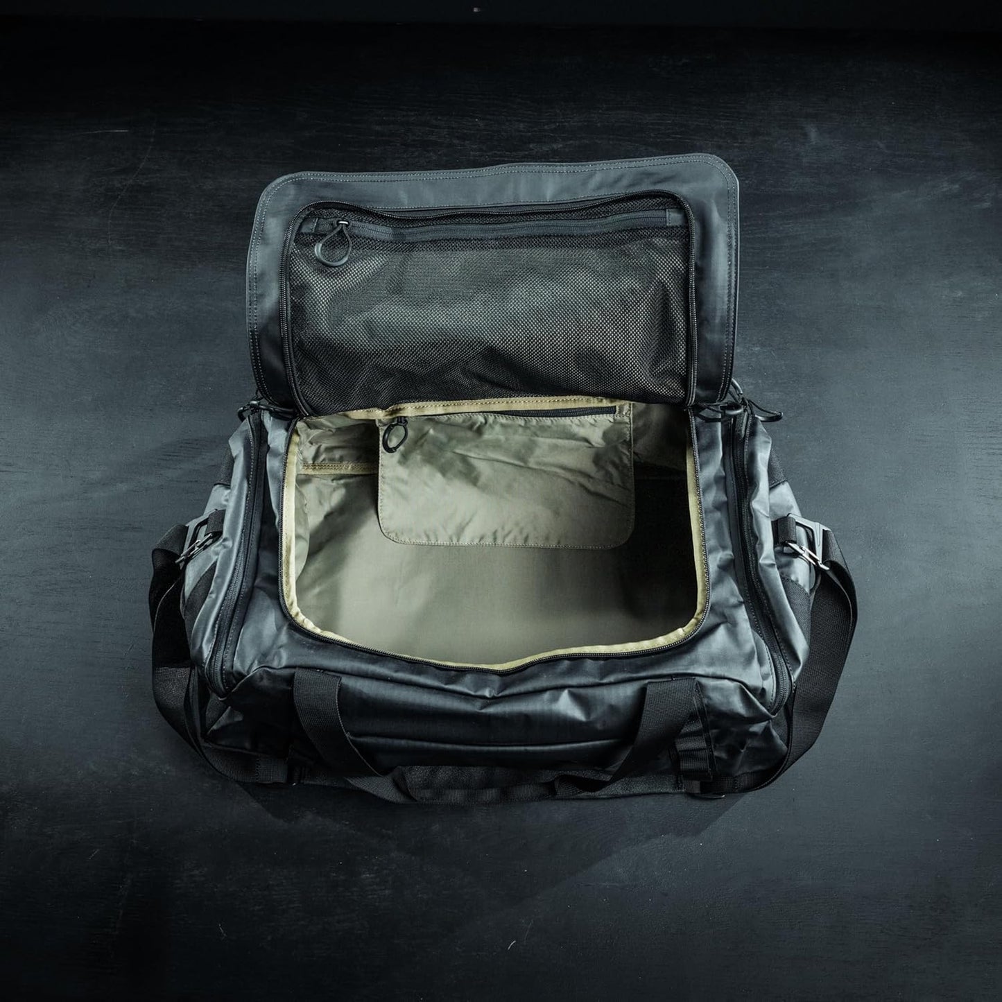 Eberlestock Hyllus Duffel Bag for Men - Durable, Water-Resistant, Small Men's Duffle Bag with Zipper Pockets, Ideal for Travel & Gym, Tactical Gear Bag, Hunting, Fishing, Camping - Dry Earth, 65L